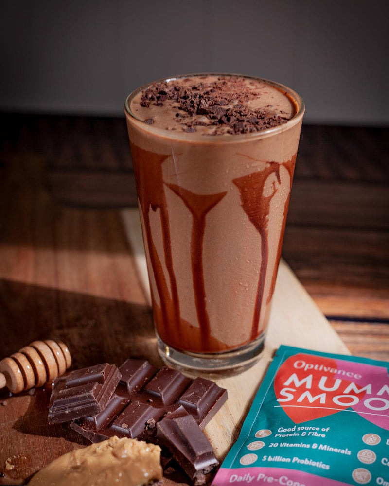 Chocolate and Peanut Butter Mummy Smoothie recipe for pregnancy and breastfeeding routines.